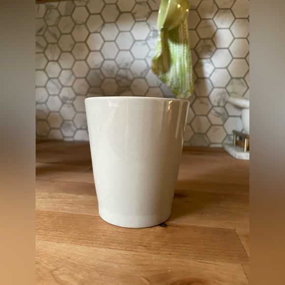 Plant Pot - Picture 2 of 6